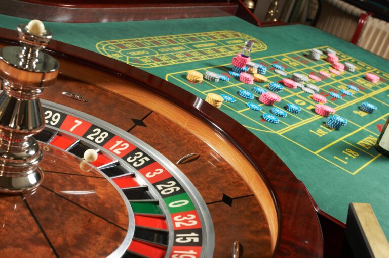casino roulette table