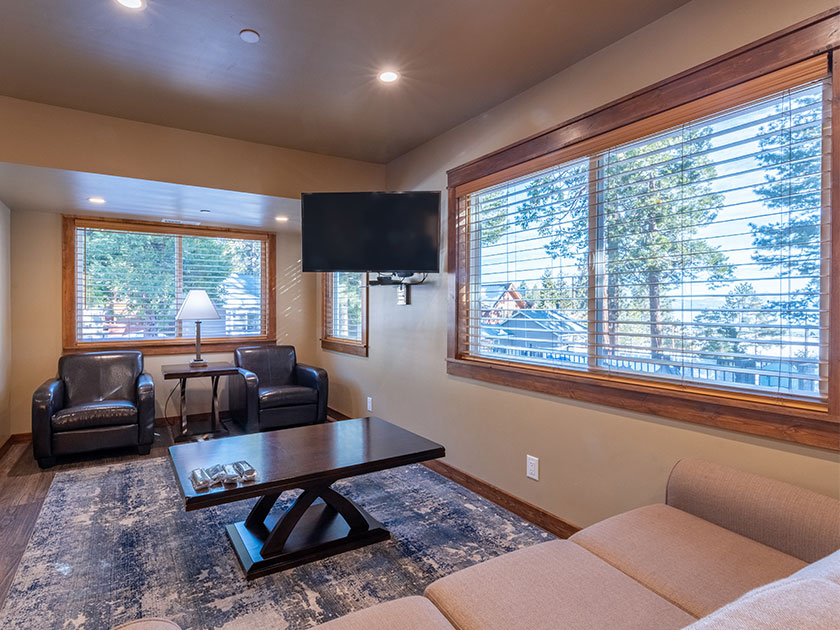 Tahoe Sands Resort 2bed mountain living room