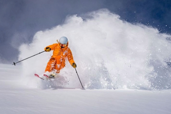 Skiier at Palisades Tahoe